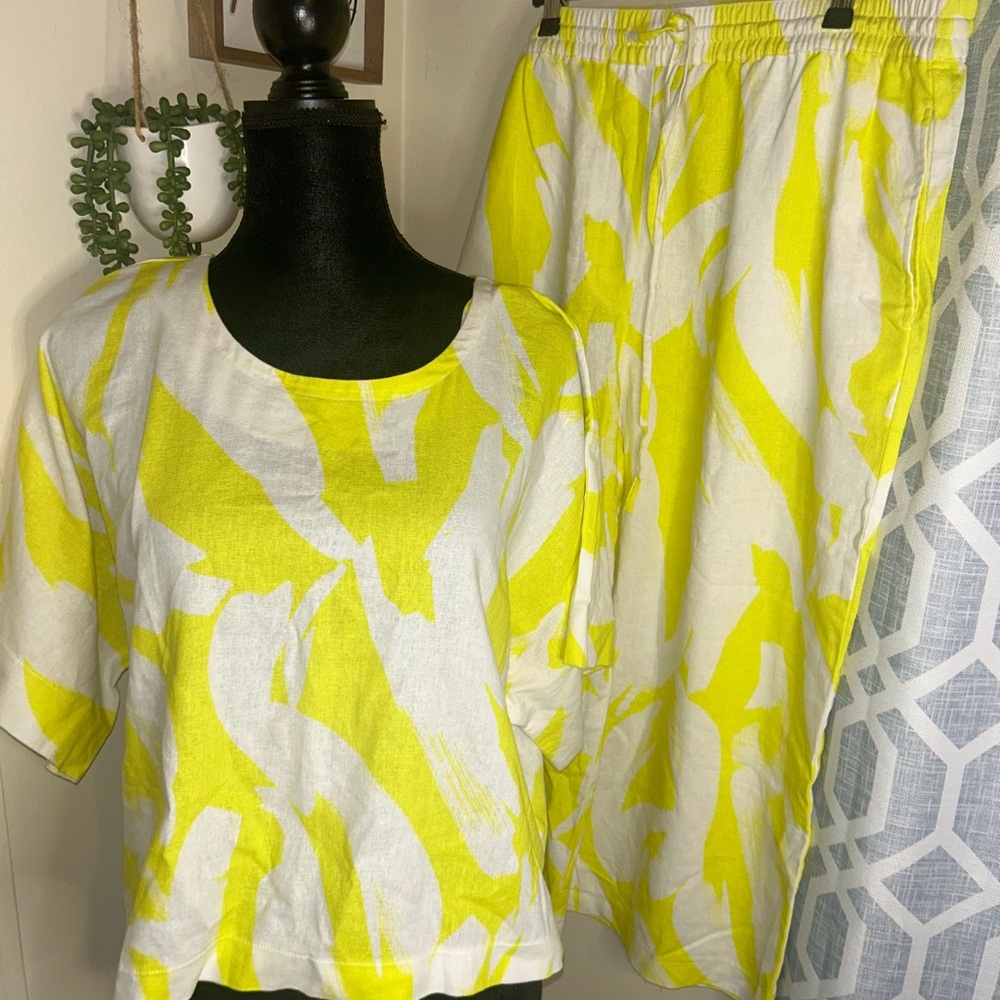 Yellow and White Abstract Top and pants Set